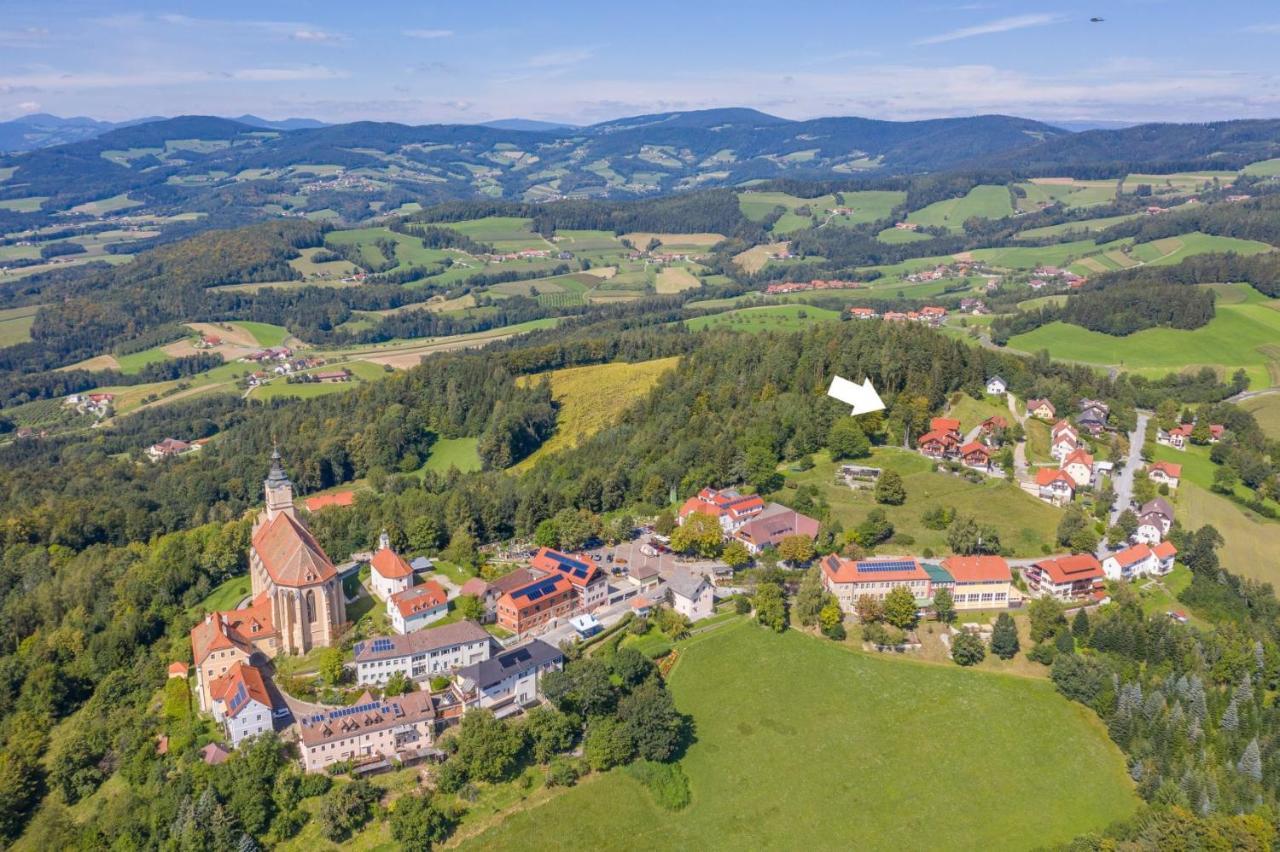 Bergchalet Am Waldrand - Pool, Sauna & Kamin Pöllauberg Екстериор снимка