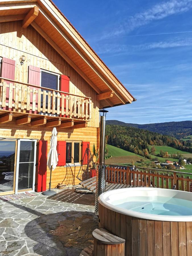 Bergchalet Am Waldrand - Pool, Sauna & Kamin Pöllauberg Екстериор снимка